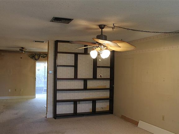 2nd image of 1285 Amberlea Ct W
