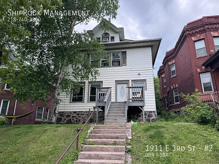 1911 E 3rd St #2 — Photo 1