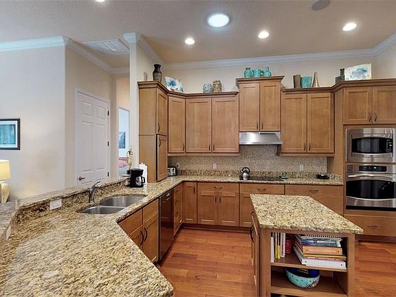 5th image of 1236 N Hunt Club Dr