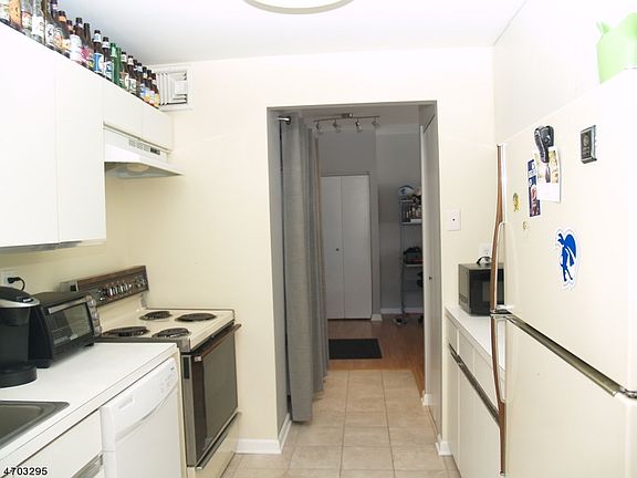5th image of 111 Mulberry St