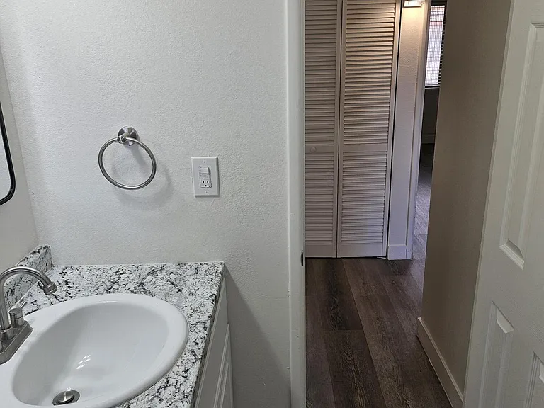 6043 N 23rd Ave #5A — Photo 12
