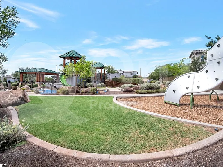241 E Wisteria Dr — Photo 26