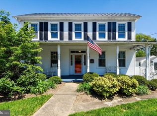 118 Catoctin Cir NE, Leesburg, VA 20176