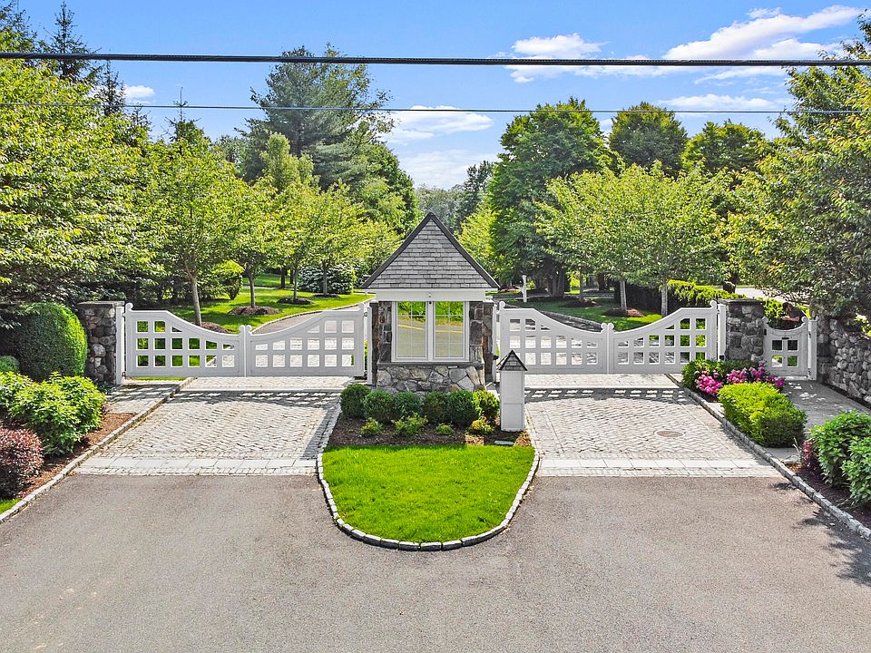 1st image of 12 Cherry Blossom Ln