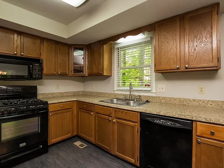 802 Moonlit Ln NW — Photo 9