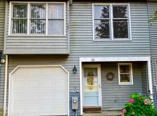 35 Lexington Dr, Clifton Park, NY 12065