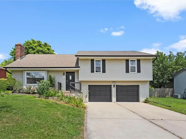 1108 W Pleasant Dr, Raymore, MO 64083