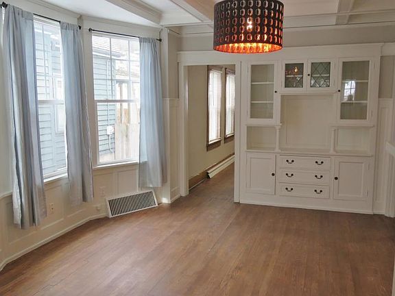 5th image of 1814 E Kenwood Blvd
