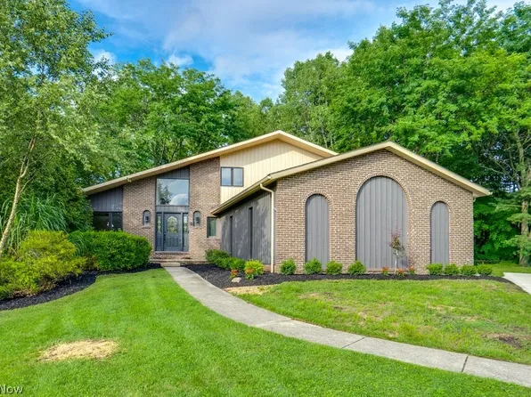 4100 Bunker Ct, North Royalton, OH 44133