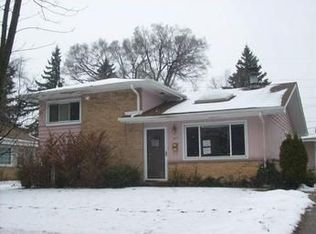 348 Winnebago St, Park Forest, IL
