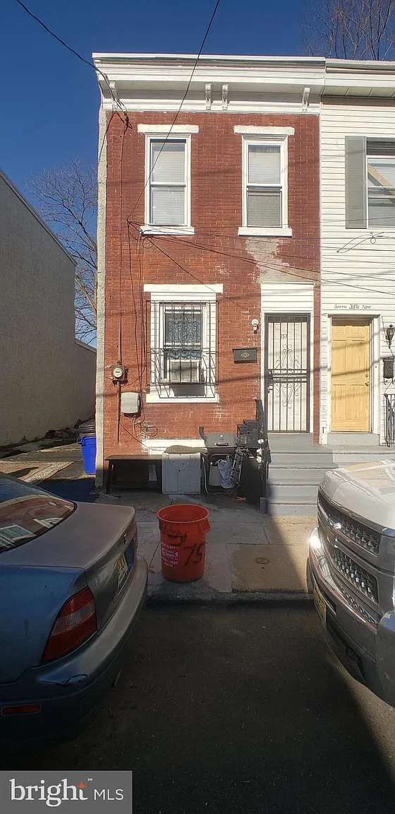 757 Mount Vernon St photo 1