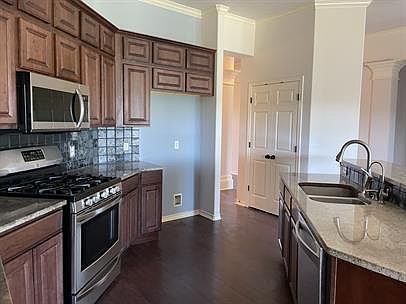 4th image of 7622 Freds Folly Dr