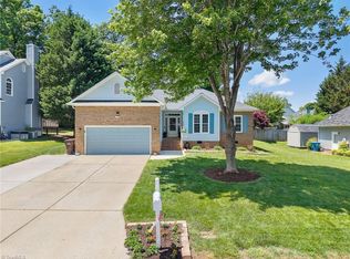 2702 Stonewick Ct, Jamestown, NC 27282