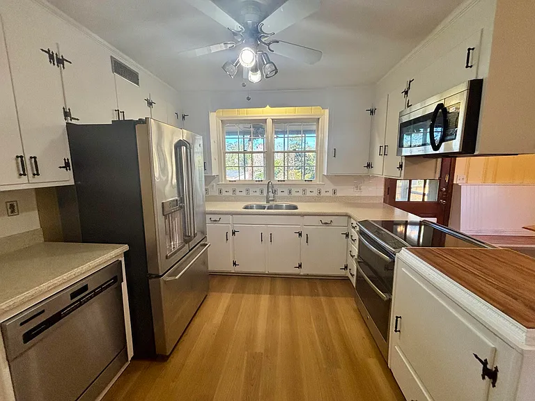 807 Barrett Ln — Photo 6