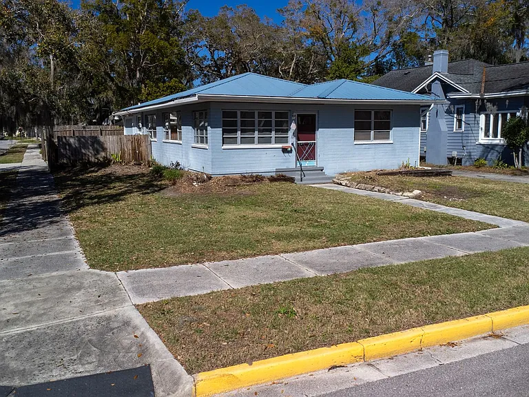64 Fullerwood Dr — Photo 33