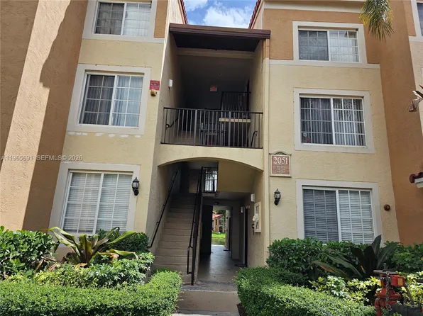 2051 Renaissance Blvd APT 104, Hollywood, FL 33025