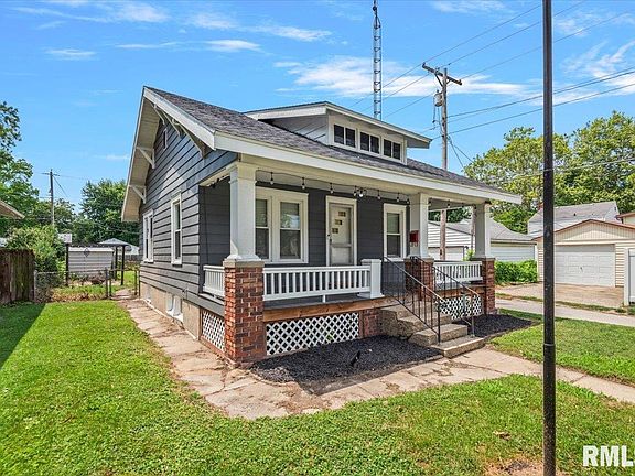 3rd image of 2617 Yale Blvd