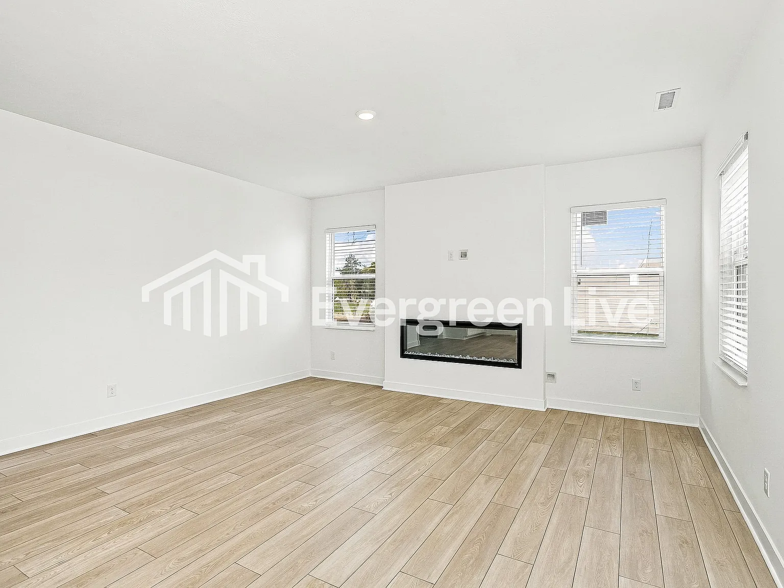 4 bed, 3.0 bath, 2329 sqft, $2,190 — Photo 3