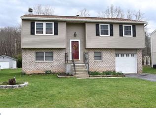 1334 Woodcrest Dr, Reading, PA 19607