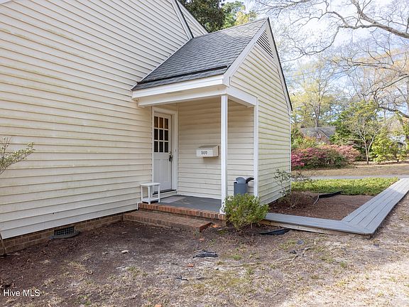 4th image of 500 Mount Vernon Drive NW