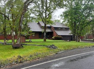 255 Barker Dr, Merlin, OR 97532