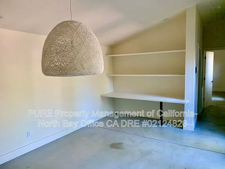 945 Brown St #B — Photo 8
