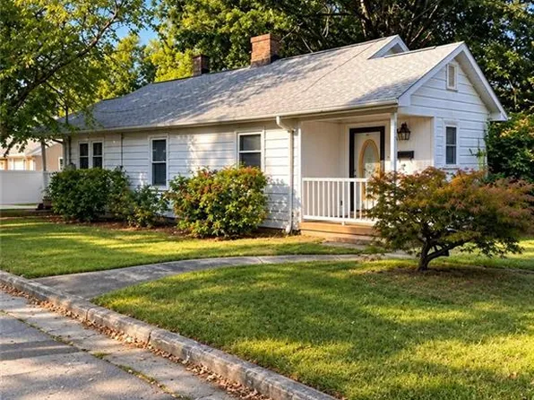 300 Ward St, Graham, NC 27253