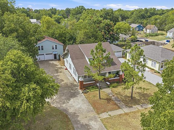 2nd image of 1012 W Pine Ave