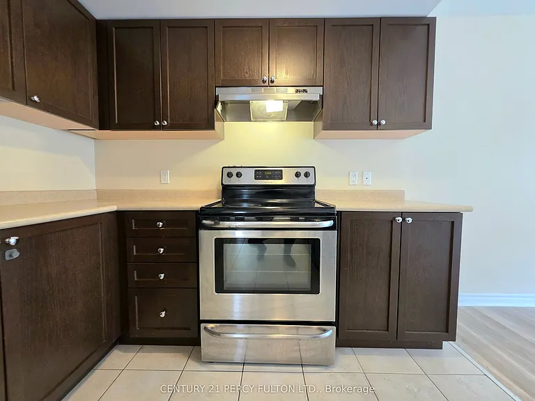 144 Mary St N #2 — Photo 9