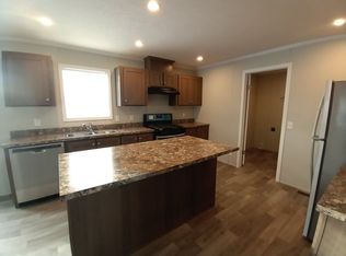 1915 Magnolia St, Columbus, MI