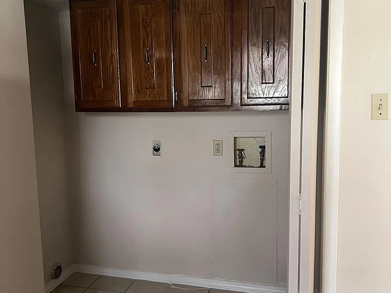 909 Castle Heights Dr #B — Photo 8