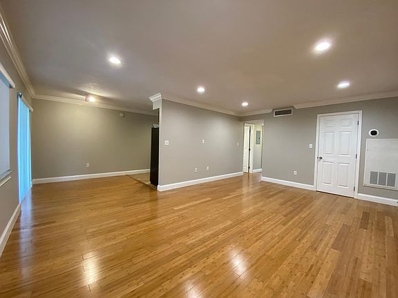 Dinning/ Living Room