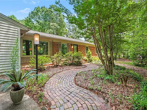 809 Quailmeadow Ln, Colfax, NC 27235
