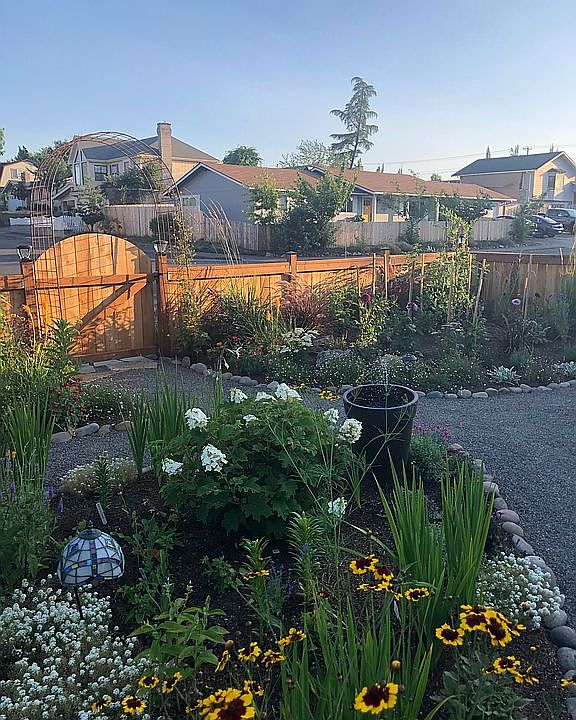 2nd image of 2569 Brookside Dr
