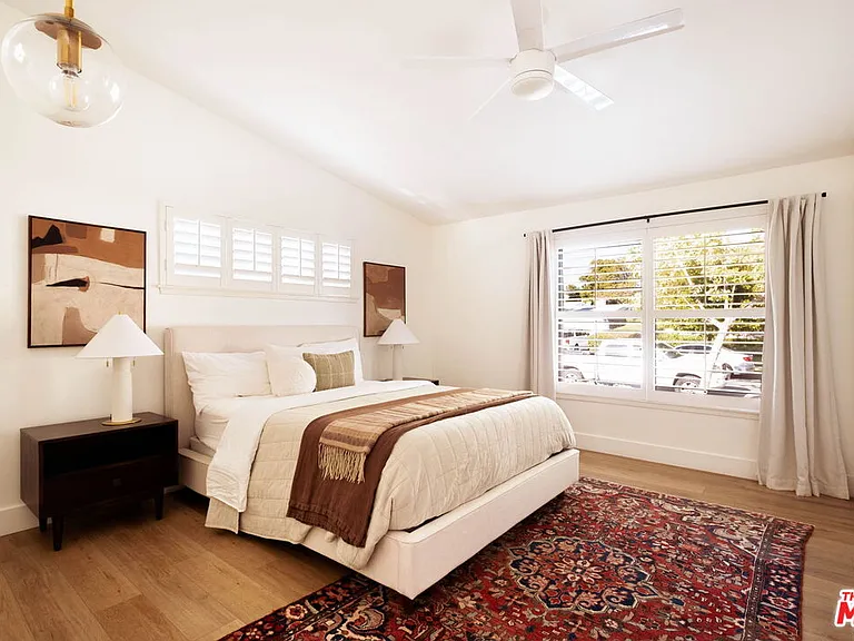 4735 Degovia Ave — Photo 24