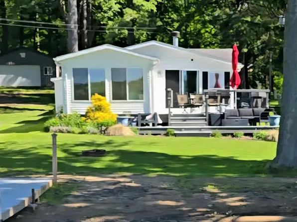 3726 Peterson Dr, Gobles, MI 49055
