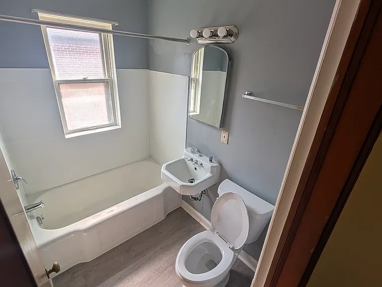 7323 W Center St #5 — Photo 7