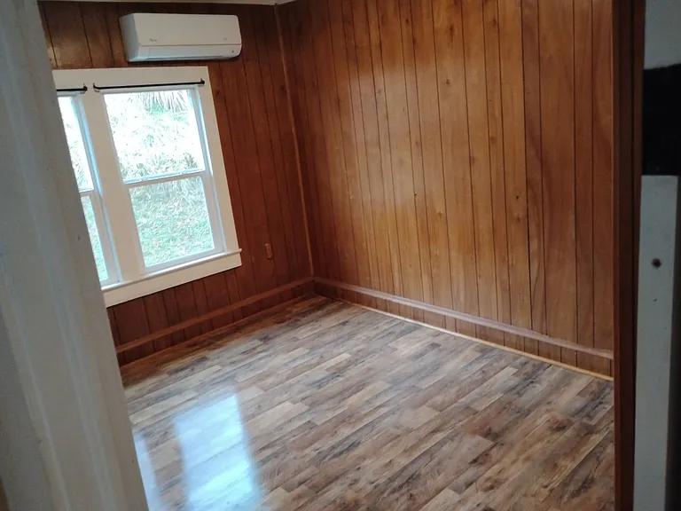 115 Chatham Dr — Photo 17