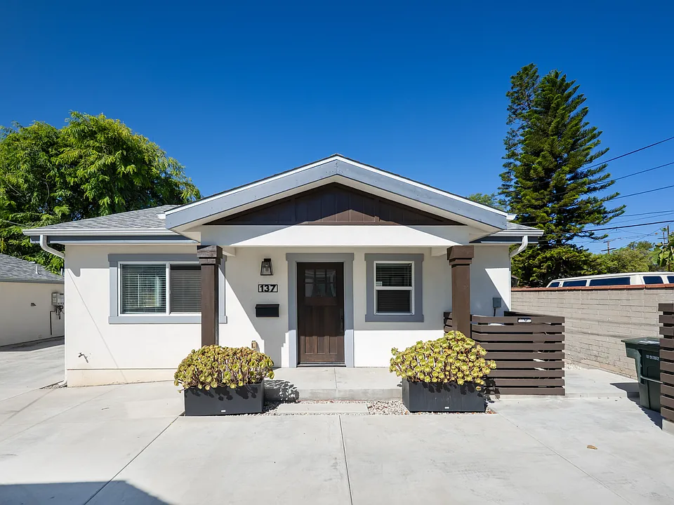 137 N Oak Ave #137