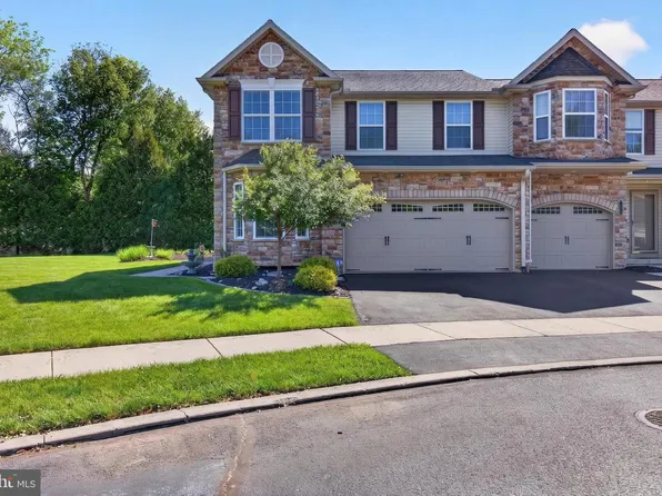 408 Pin Oak Ct, Mechanicsburg, PA 17050