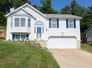 1257 Fenton Ridge Dr, Fenton, MO 63026