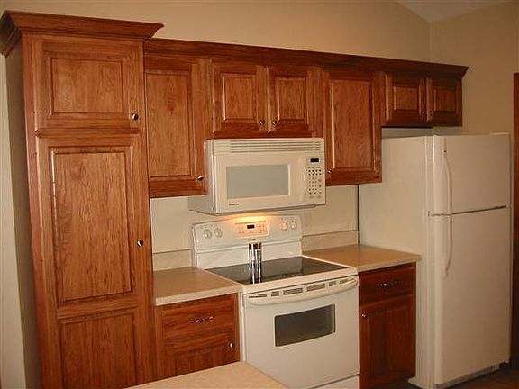 2nd image of 16185 Easton Ct