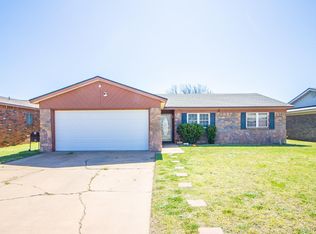 3000 Navasota Dr, Plainview, TX 79072