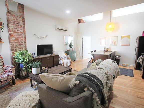 3rd image of 2226 Frankford Ave