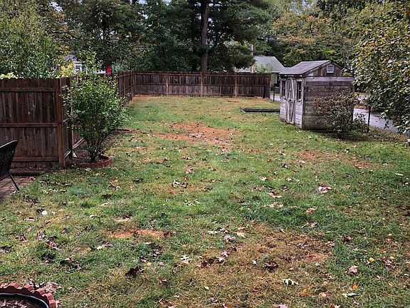 Fenced Yard w/shed