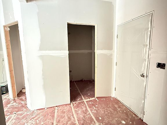 5th image of 404 Sabine Dr #9