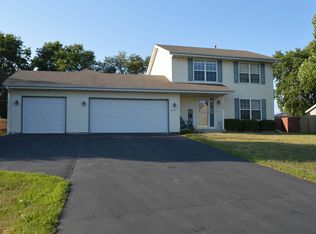 5563 Pierce Ln, South Beloit, IL 61080