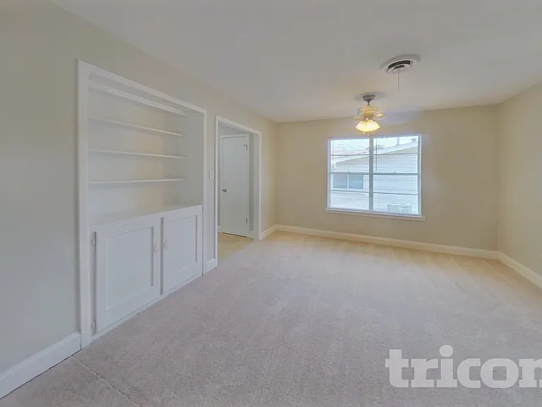 5636 Wimbleton Way — Photo 2