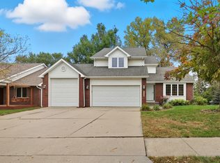 3530 Brook View Dr, Des Moines, IA 50317