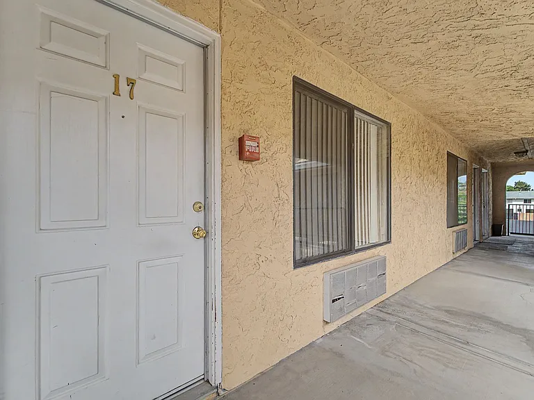 Joshua Tree Apartments — Photo 18